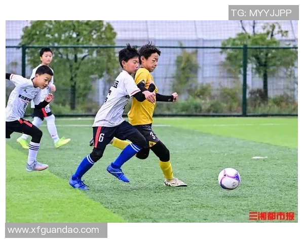 粤辉足球引领新风潮助力青少年成长与梦想实现